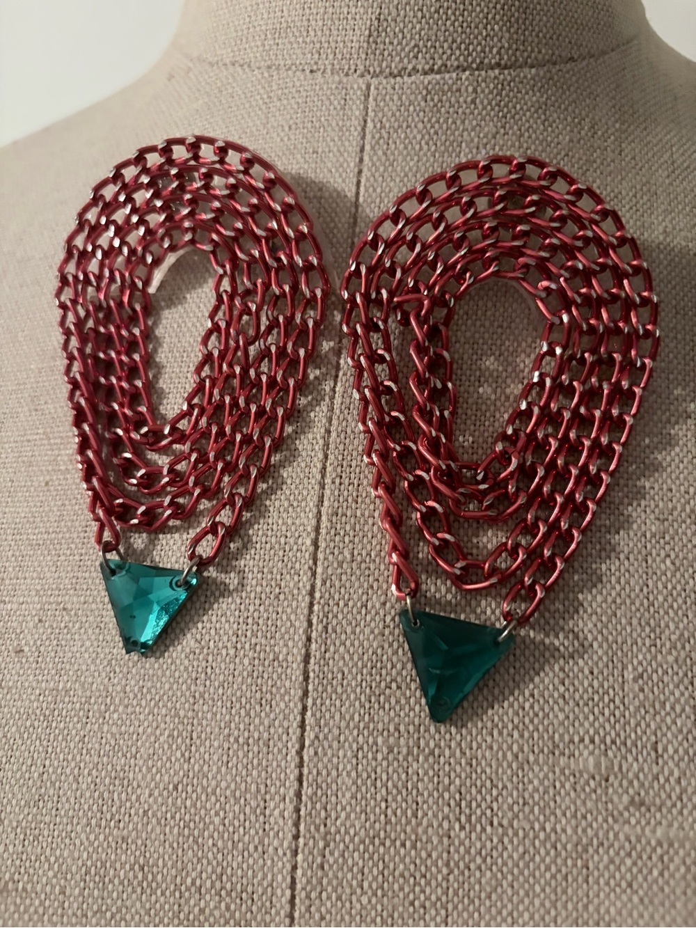 Red Chain Statement Earings with Emerald Triangle Pendant
